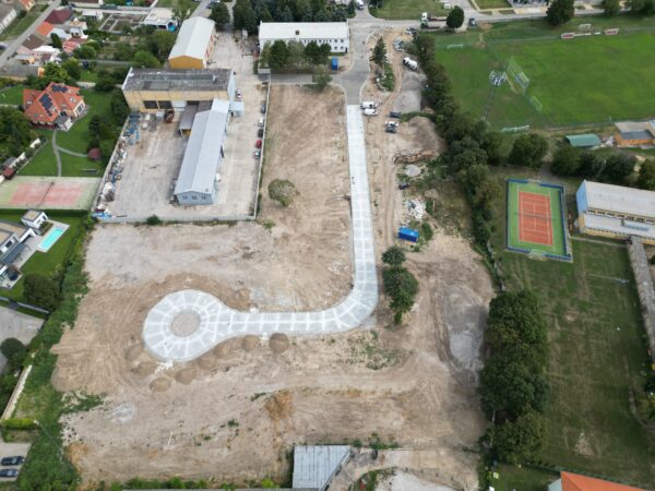 Exkluzívne Vám ponúkame na predaj stavebné pozemky s možnosťou okamžitej výstavby v Špačinciach